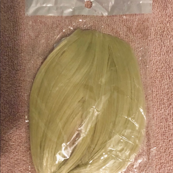 NEW! Fashion Full Length Synthetic 1 Piece Clip in Hair Bangs Blonde. - Picture 2 of 5